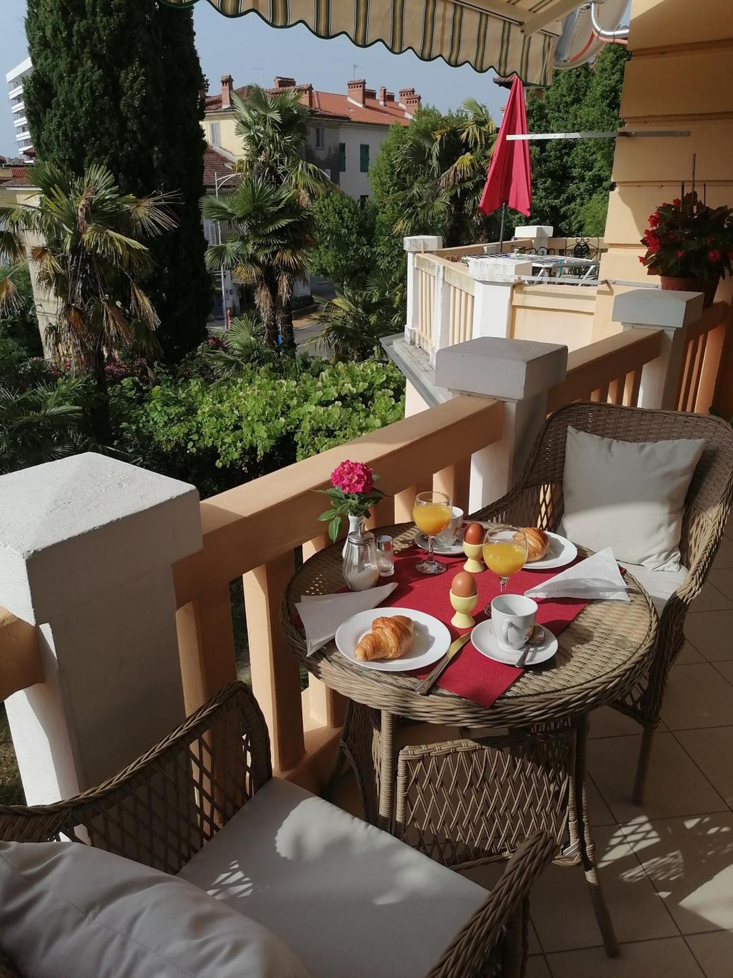 Villa Salus, Apartment Maruna Opatija Exterior foto