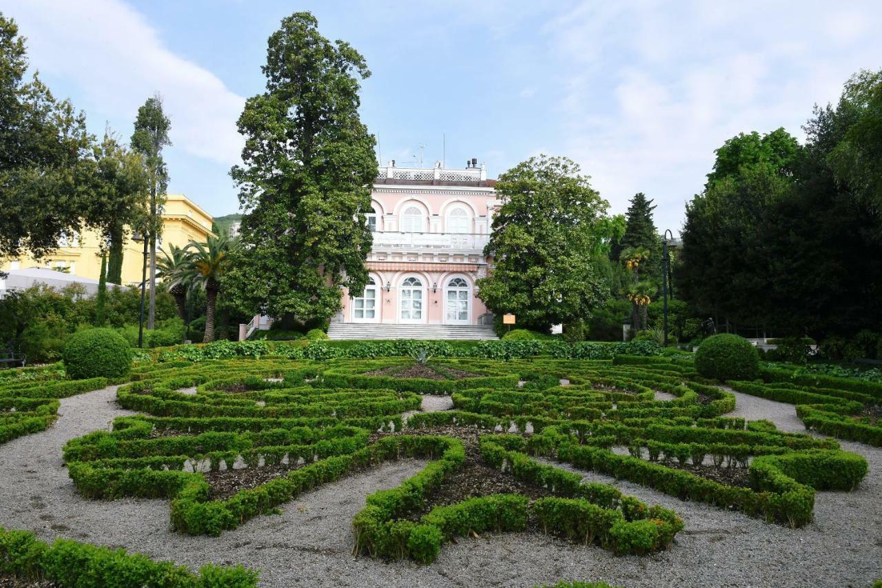 Villa Salus, Apartment Maruna Opatija Exterior foto